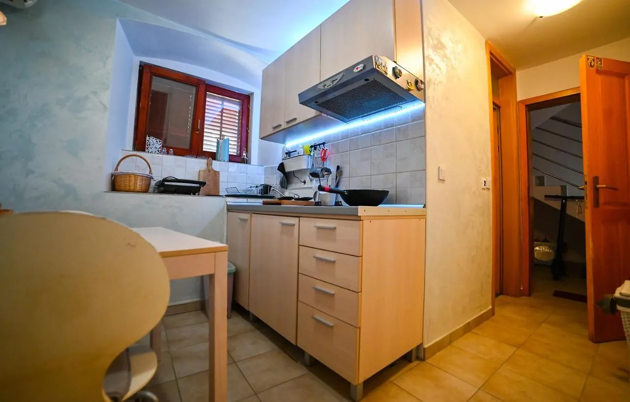 Studio Apartman Gashi Apartment Cres